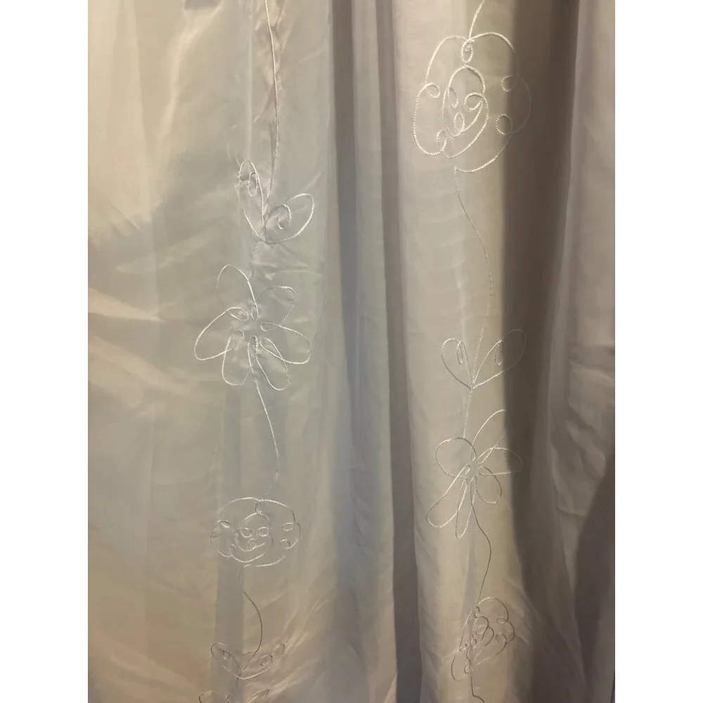 2 Embroidered Sheer Purple / Lavender Curtain Panels With Floral Design Lightwei
